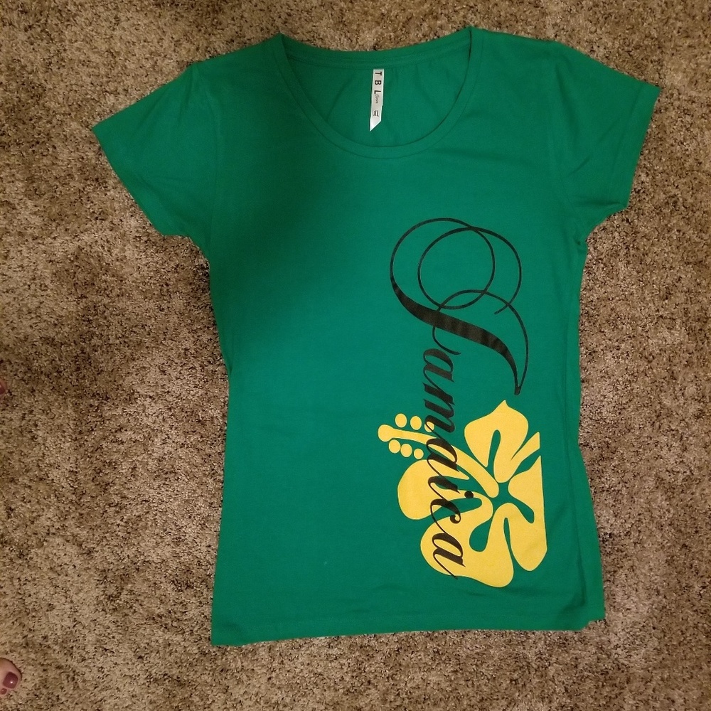 🌿Green T-shirt from Jamaica